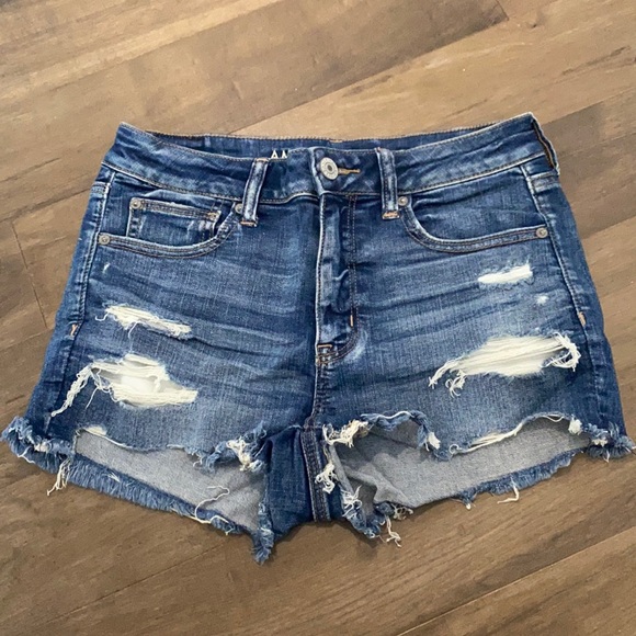 American Eagle cute, ripped denim shorts - Picture 1 of 3